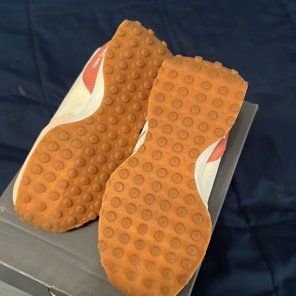 Multi Color NewBalance - Picture 3 of 3